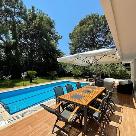 Very Special Villa, 63 Great For Family Reunions