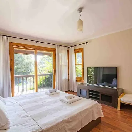 Very Special Villa, 63 Great For Family Reunions